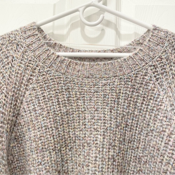 525 Asymmetrical Bubble Sleeve Sweater - Picture 3 of 14